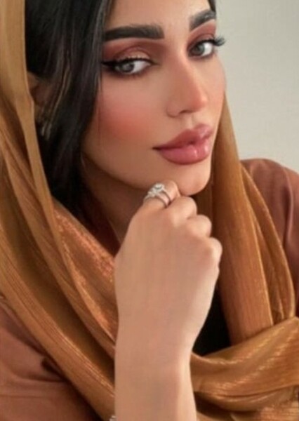 Salma Aldhmanei photo