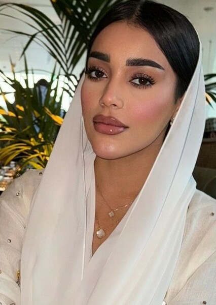 Salma Aldhmanei photo