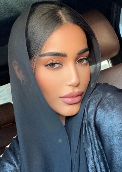 Salma Aldhmanei photo