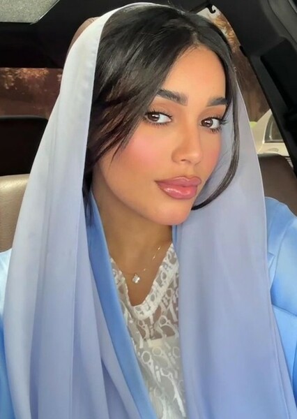 Salma Aldhmanei photo