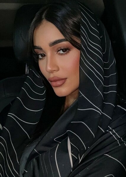 Salma Aldhmanei photo