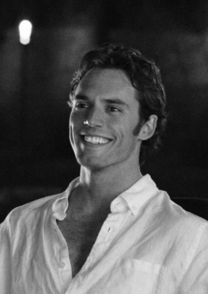 Sam Claflin photo