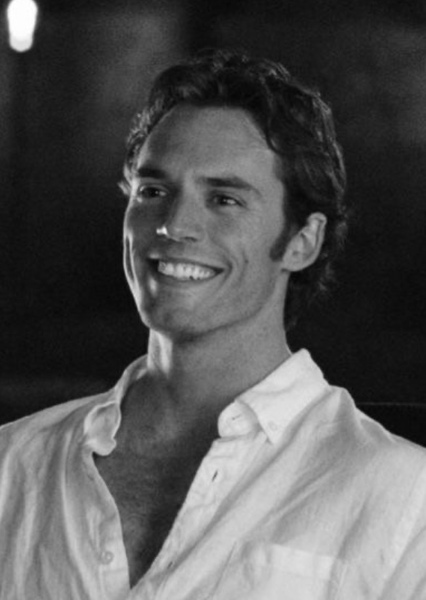 Sam Claflin photo
