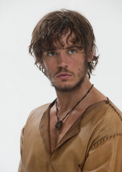Sam Claflin photo