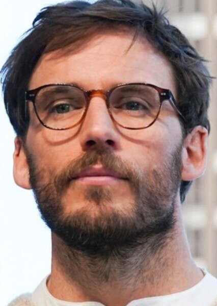 Sam Claflin photo