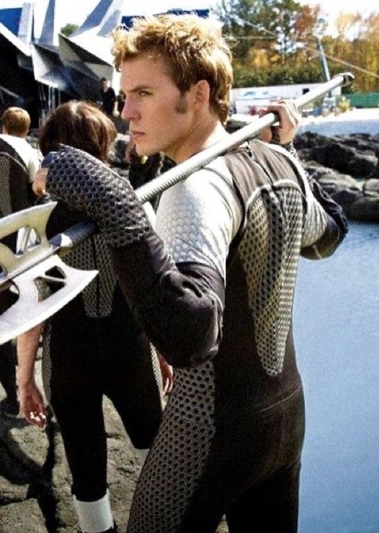 Sam Claflin photo