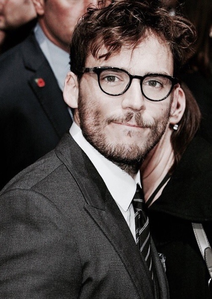 Sam Claflin photo