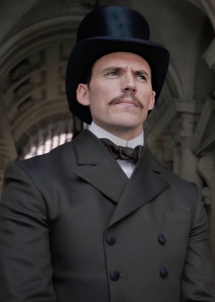 Sam Claflin photo