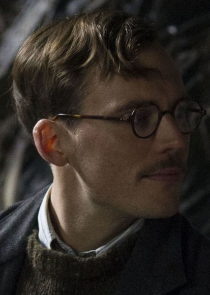 Sam Claflin photo