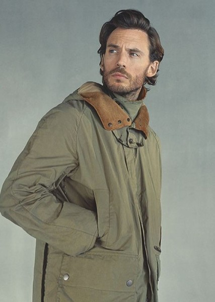 Sam Claflin photo