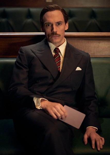 Sam Claflin photo
