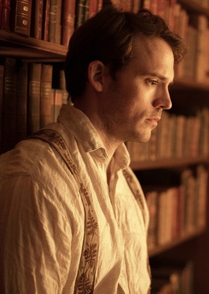 Sam Claflin photo