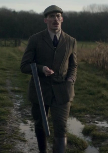 Sam Claflin photo