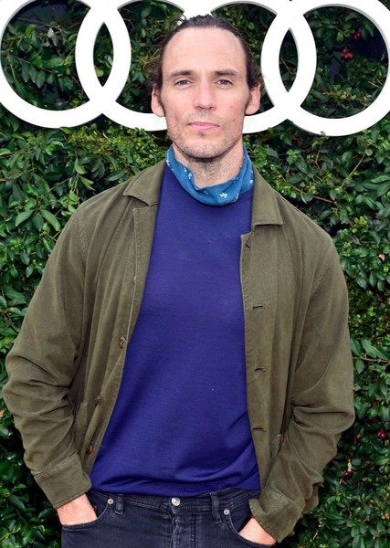Sam Claflin photo