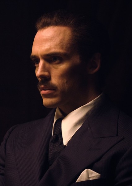 Sam Claflin photo
