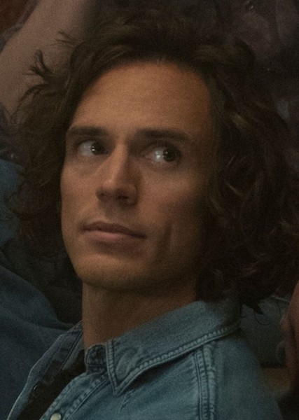 Sam Claflin photo