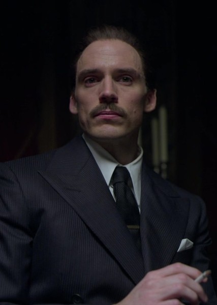 Sam Claflin photo