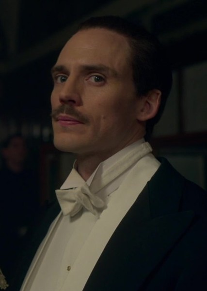 Sam Claflin photo