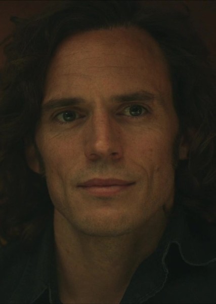 Sam Claflin photo
