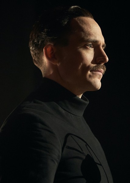 Sam Claflin photo