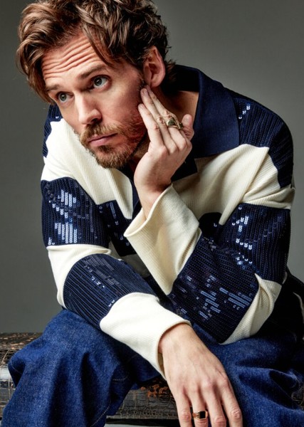 Sam Claflin photo