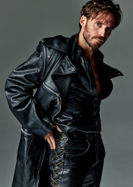 Sam Claflin photo