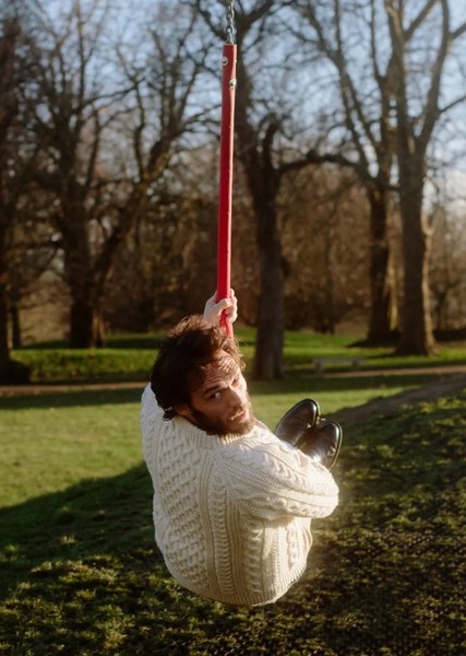 Sam Claflin photo