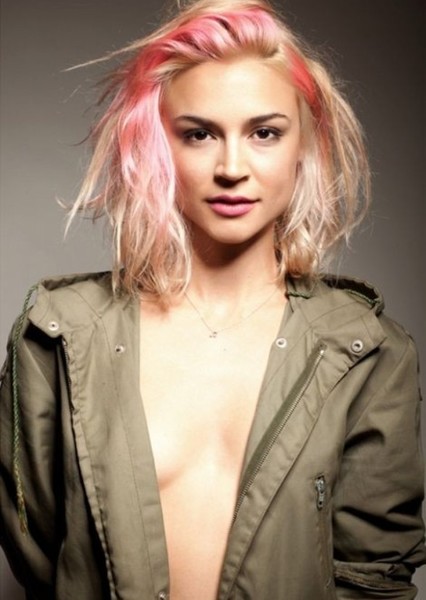 Samaire Armstrong photo