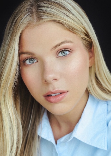 Samantha Brown photo