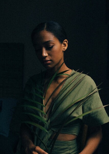 Samantha Logan photo