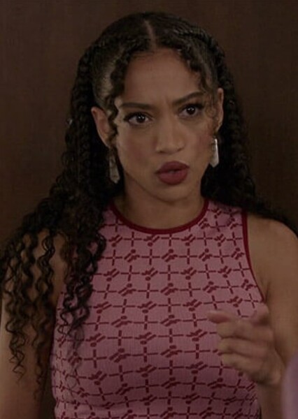 Samantha Logan photo