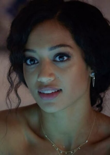 Samantha Logan photo