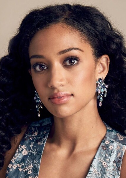 Samantha Logan photo