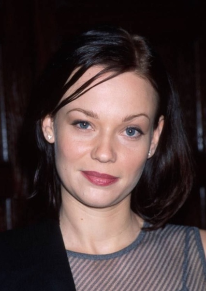 Samantha Mathis photo