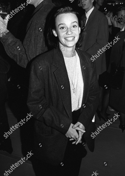 Samantha Mathis photo