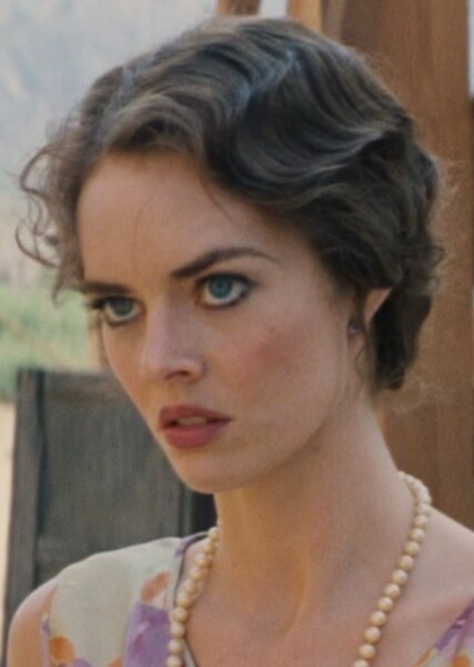 Samara Weaving photo