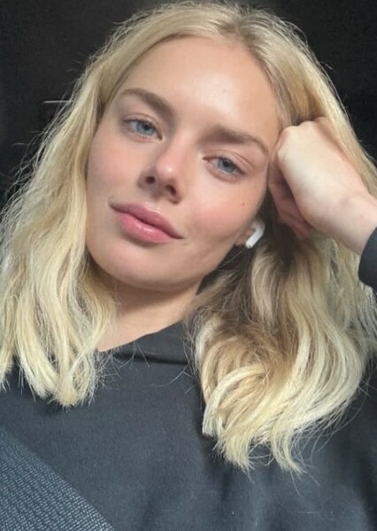 Samara Weaving photo