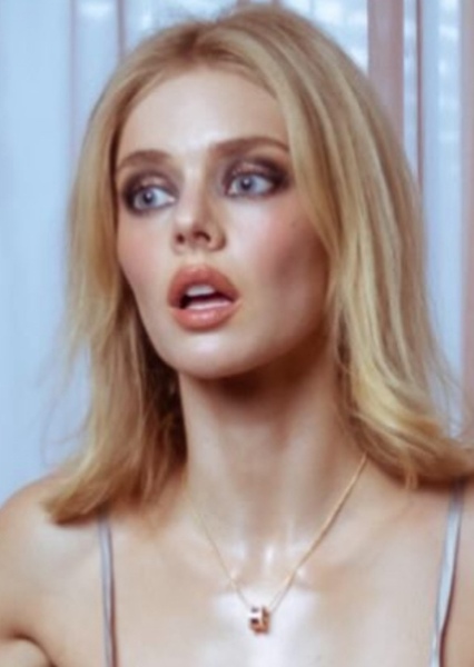 Samara Weaving photo
