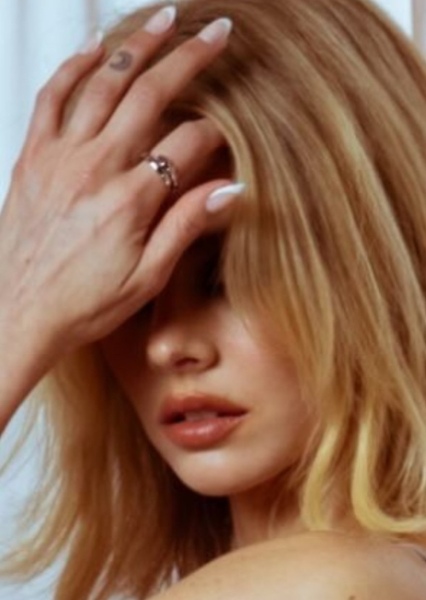 Samara Weaving photo