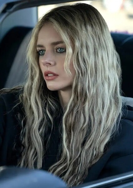 Samara Weaving photo