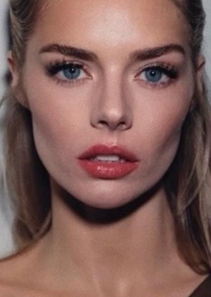 Samara Weaving photo
