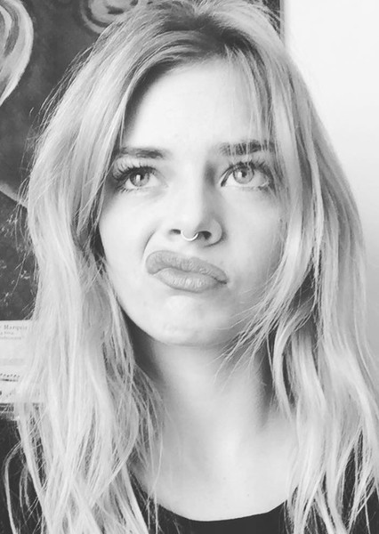Samara Weaving photo