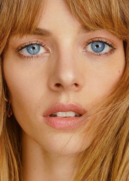 Samara Weaving photo