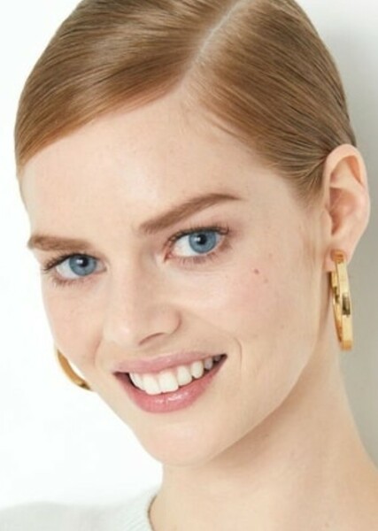 Samara Weaving photo