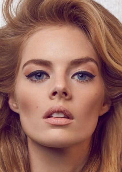 Samara Weaving photo
