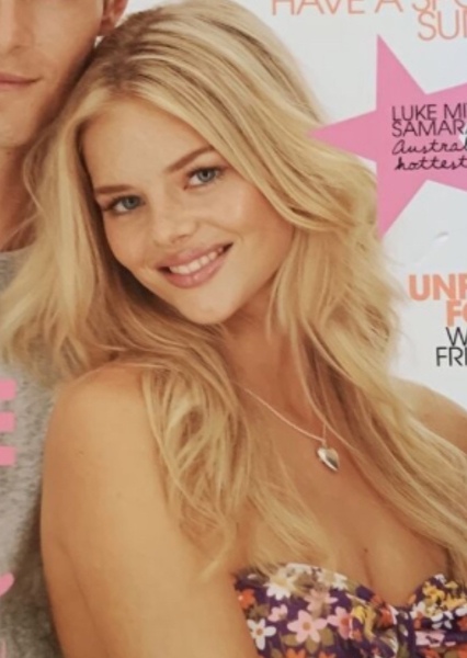 Samara Weaving photo