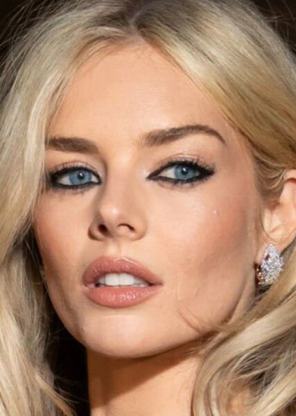 Samara Weaving photo