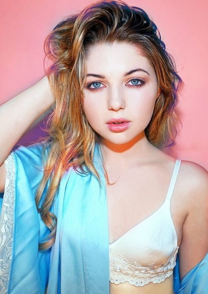 Sammi Hanratty photo