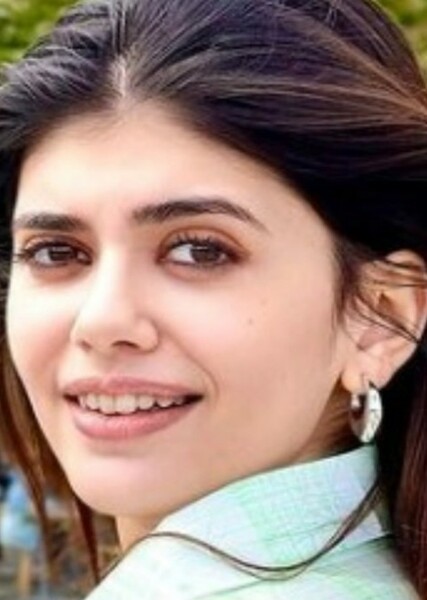 Sanjana Sanghi photo