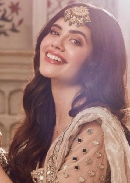 Sanjana Sanghi photo